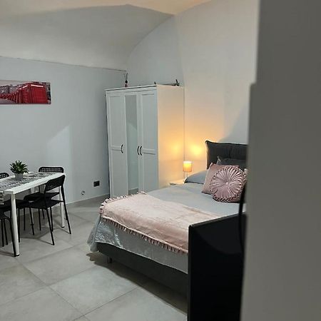 Chiaia Home 23 Napoli Bagian luar foto