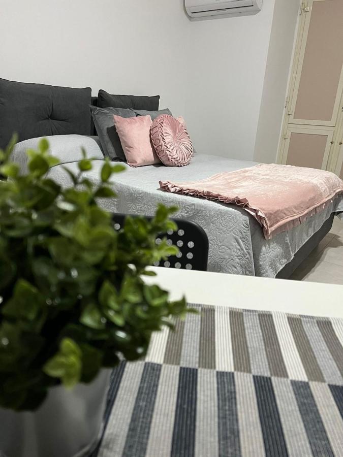 Chiaia Home 23 Napoli Bagian luar foto