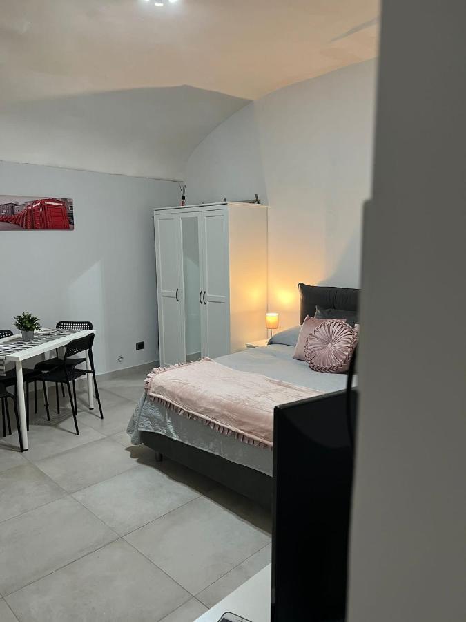Chiaia Home 23 Napoli Bagian luar foto
