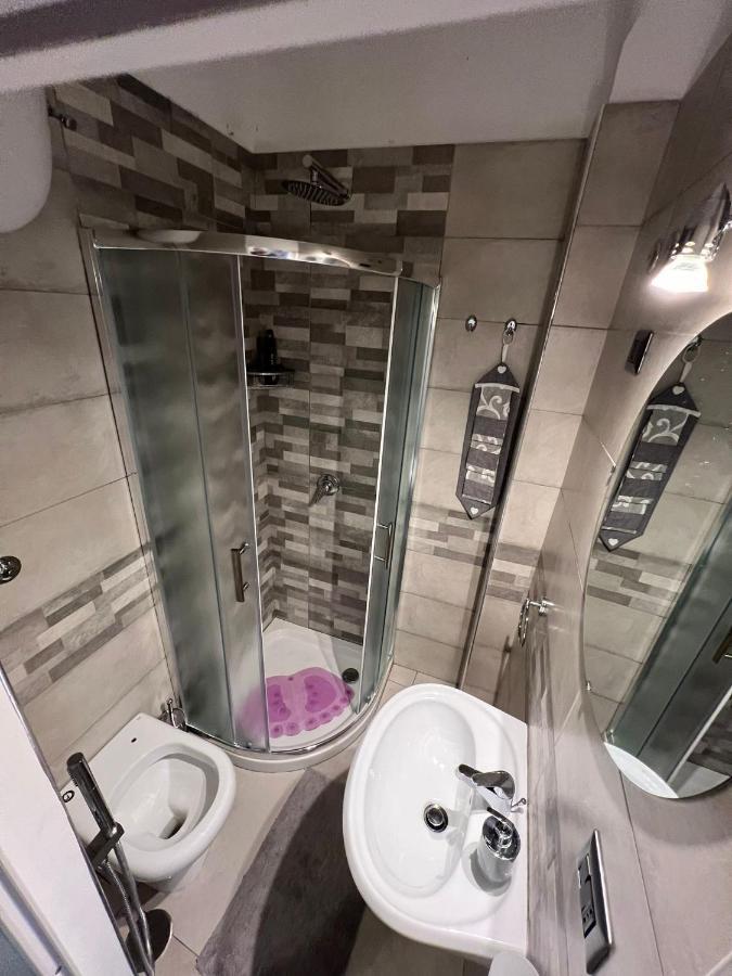 Chiaia Home 23 Napoli Bagian luar foto